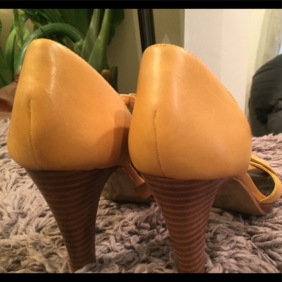 Bandlino apricot faux leather strap high heels. - Picture 2 of 5